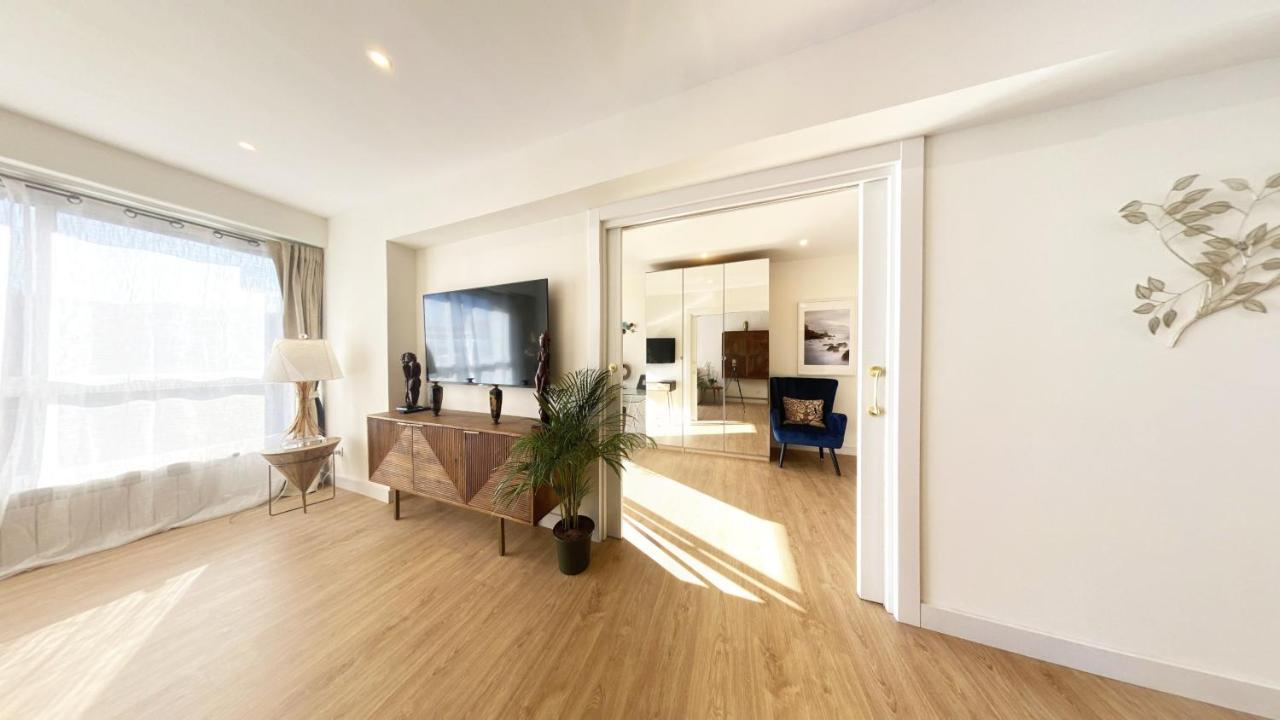 Miramar Luxurious Flat, 3 Double Rooms, Free Parking, Terrace, Completely New San Sebastián Exterior foto